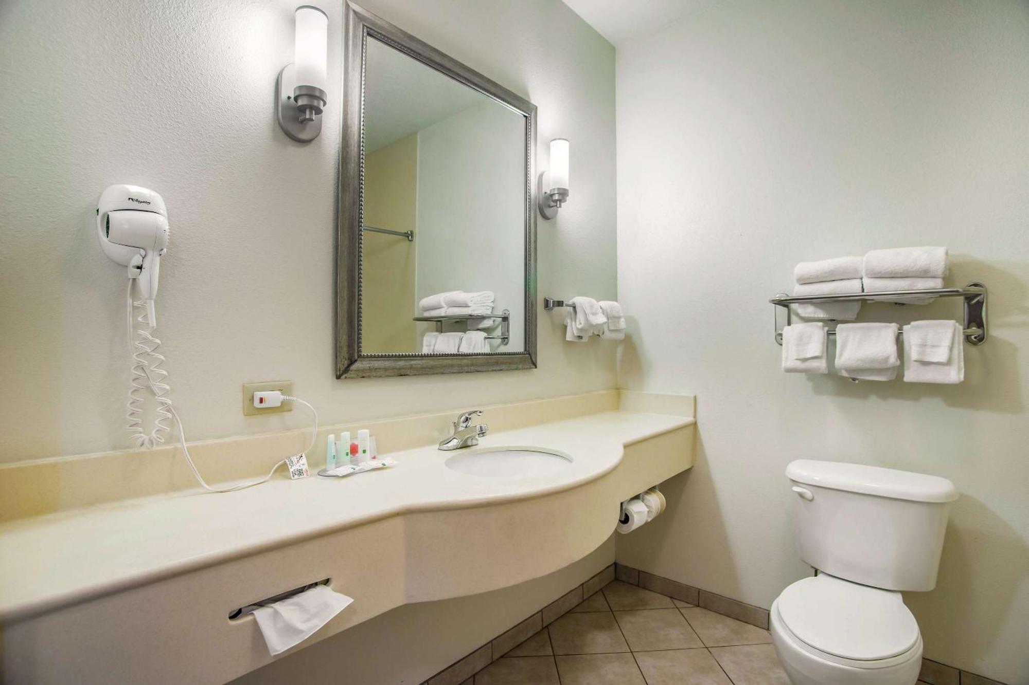Quality Inn Parsons North מראה חיצוני תמונה