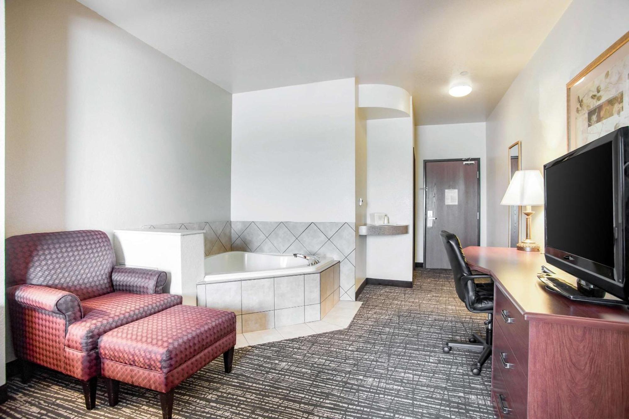 Quality Inn Parsons North מראה חיצוני תמונה
